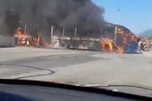 Onda de Violência no Rio de Janeiro: Pelo Menos Dez Ônibus Incendiados em Represália à Morte do Sobrinho do Miliciano Zinho