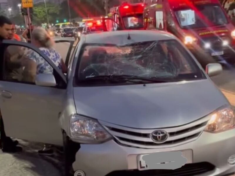 Carro invade ciclovia e deixa feridos em Copacabana