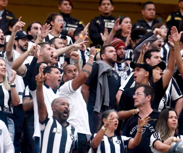 Botafogo Enfrenta Reta Final do Brasileiro e Final da Libertadores com Sequência Intensa de Jogos