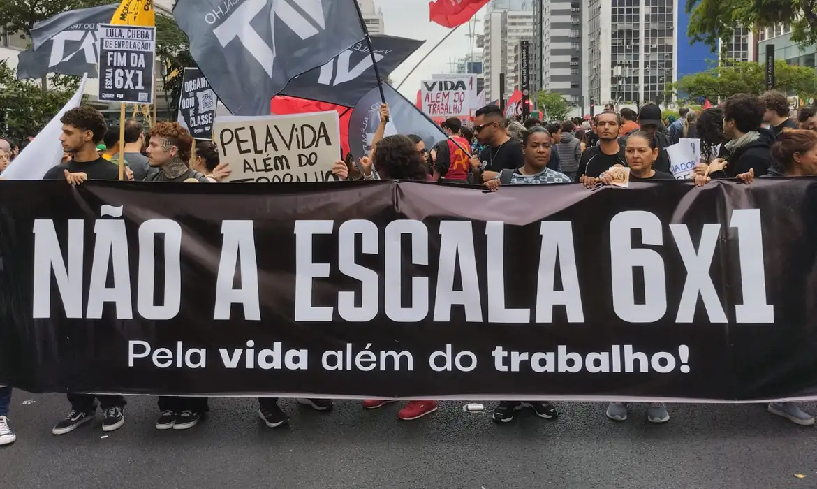 Extinção da Jornada de Trabalho 6×1 Gera Debates entre Trabalhadores e Empregadores