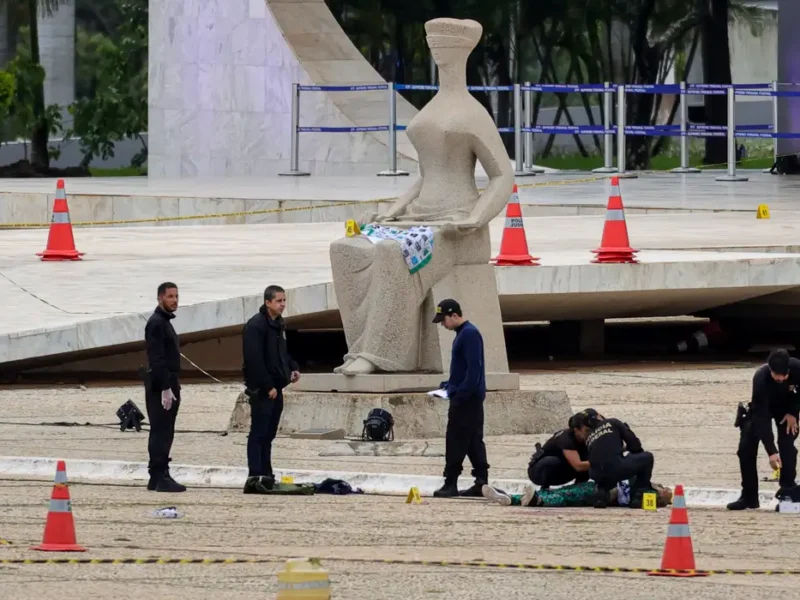 STF Volta a Ser Cercado por Grades Após Explosões na Praça dos Três Poderes